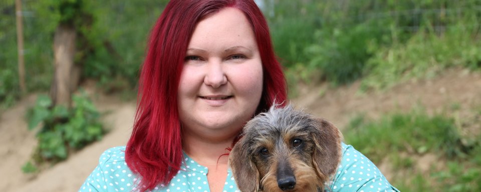 Christin Werner mit Zwegrauhaardackel